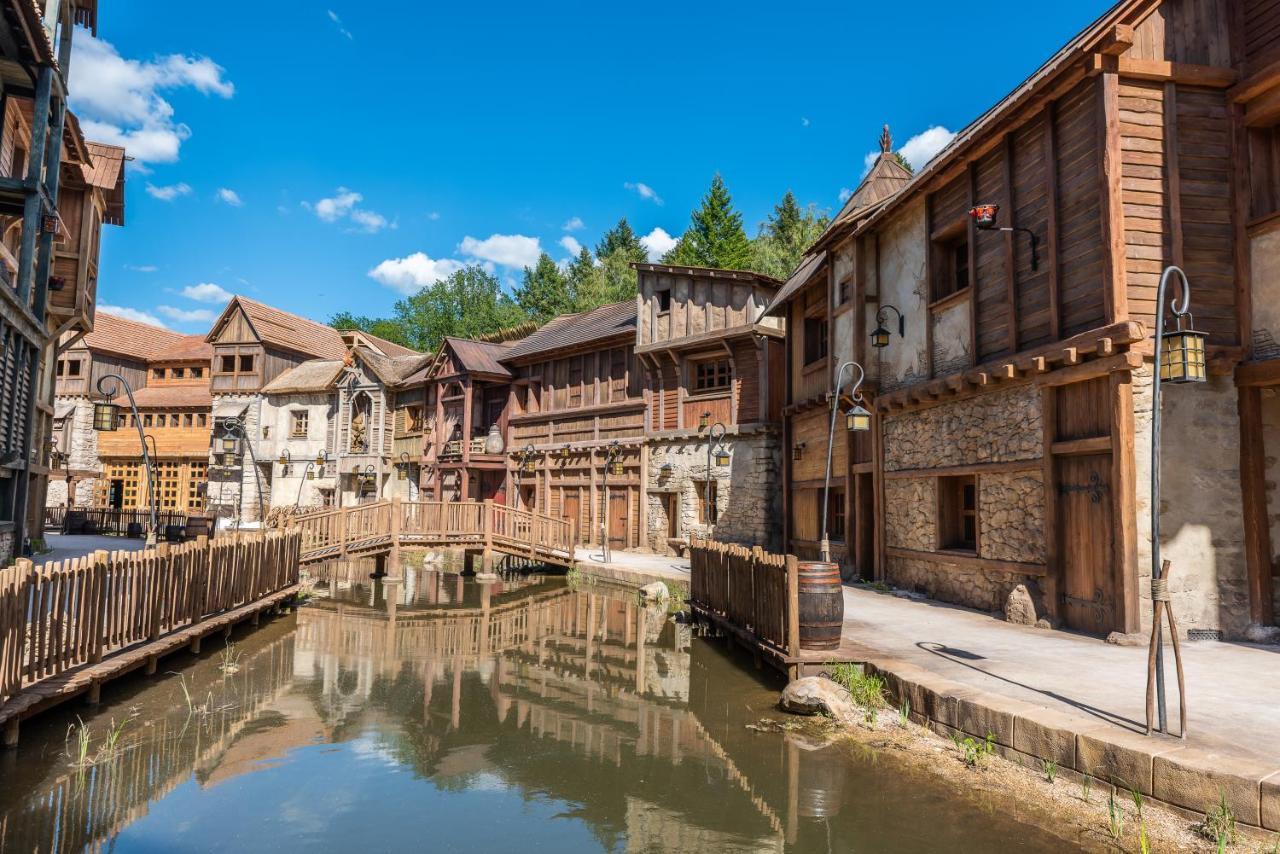 Hotel Les Quais De Lutece Plailly Exterior foto